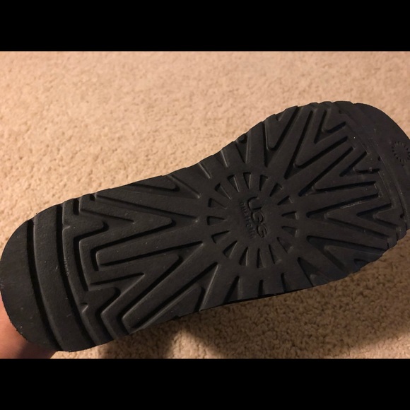 Ugg Classic Short Waterproof Boots size 6 - Picture 6 of 8